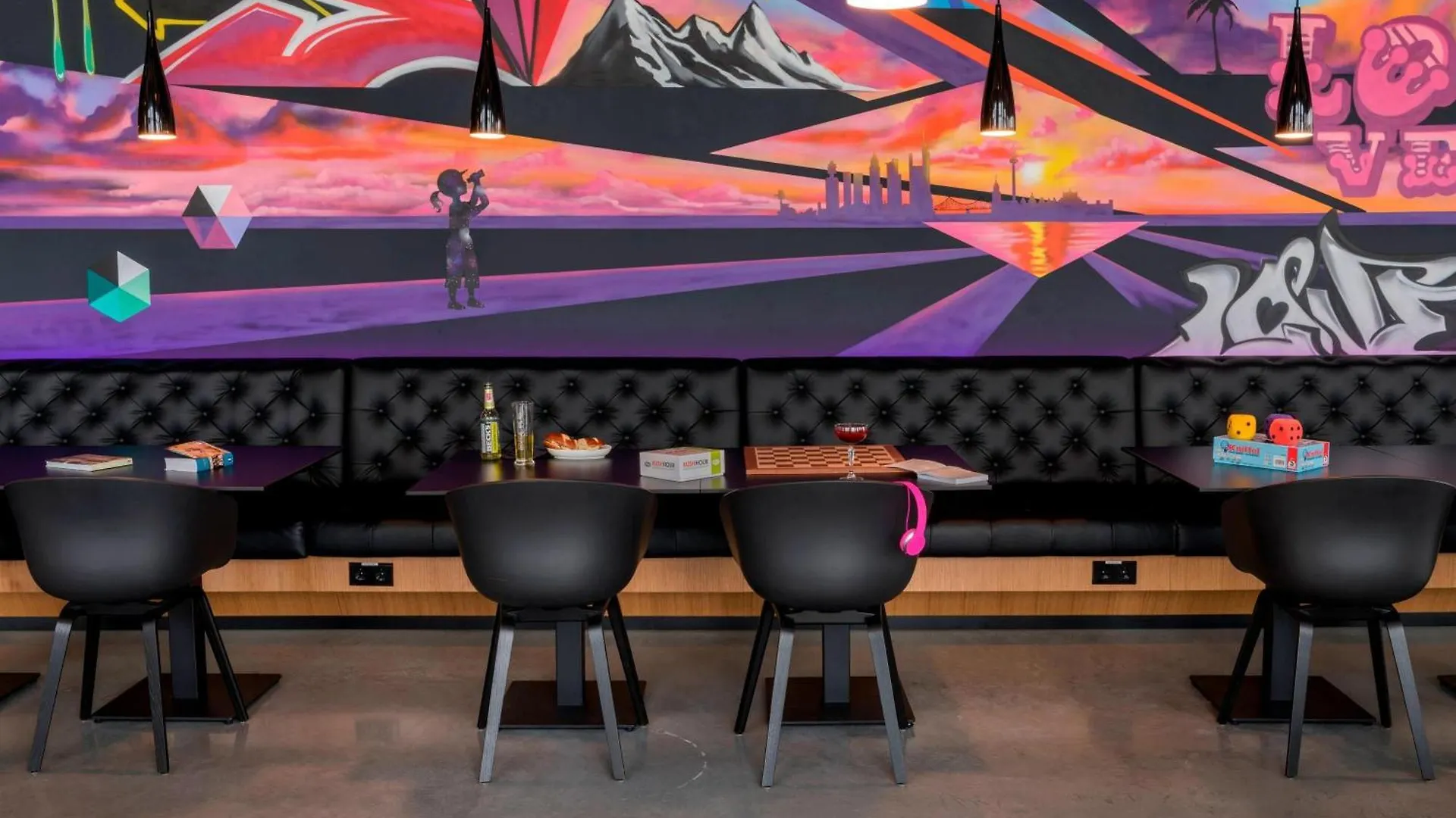 ****  מלון פרנקפורט Moxy Frankfurt Airport גרמניה