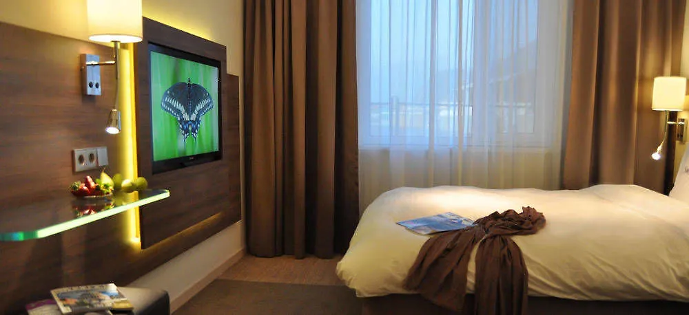 ****  Hotel Moxy Frankfurt Airport Frankfurt am Main Deutschland